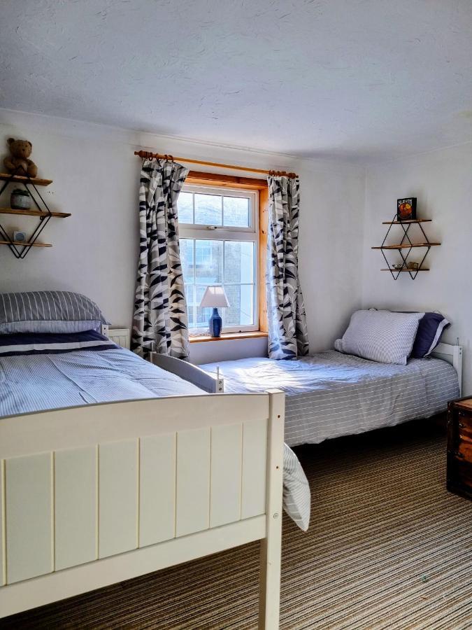 2 Bedroom House Within Walking Distance Of Town Cowes  Exteriör bild